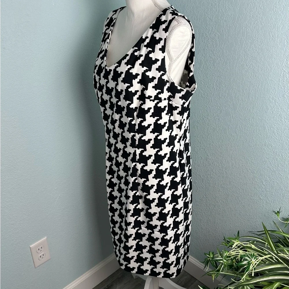 Alyx Size 16 Black & White Houndstooth Sheath Dress Sleeveless V-Neck Zip Back - Picture 3 of 10